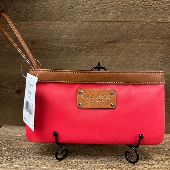 Kate Spade Zippered Chrissy Wristlet – Nectar Pink/Red – NWT - Picture 2 of 7